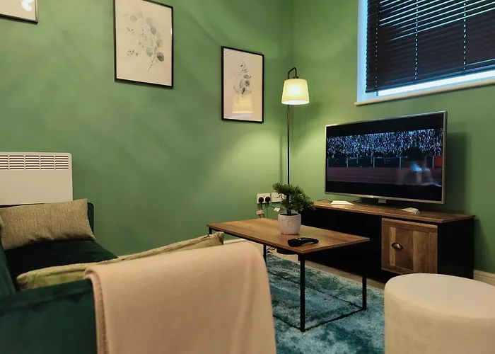 City Centered 2 Bed Serviced Apartment- Sherpa Homes