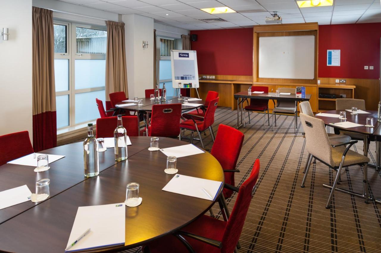 Express West By Ihg Hotel Swindon