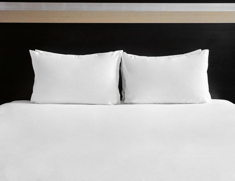 Hotel By Ihg Swindon