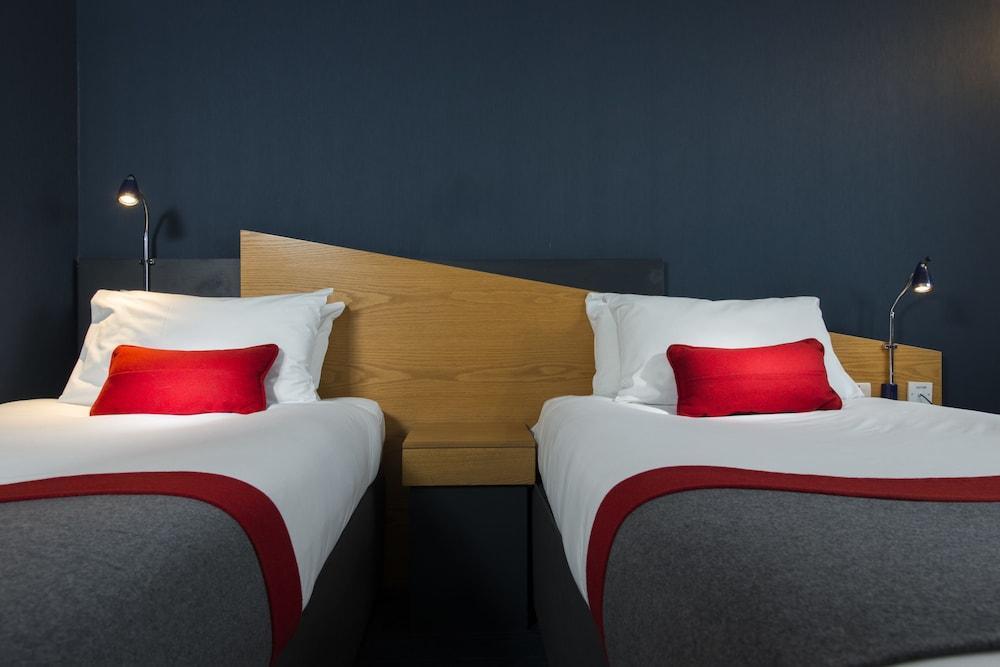 Express West By Ihg Hotel Swindon