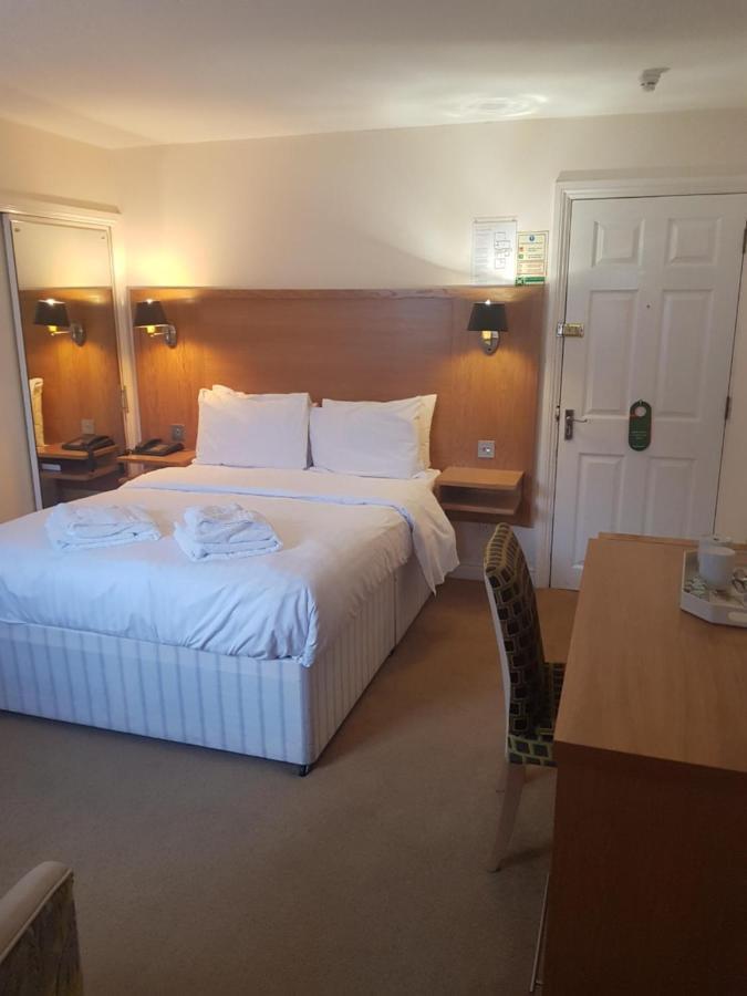 Marsh Farm Hotel 3*