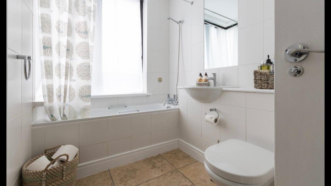 Apartment 1 Farnsby Street 19
