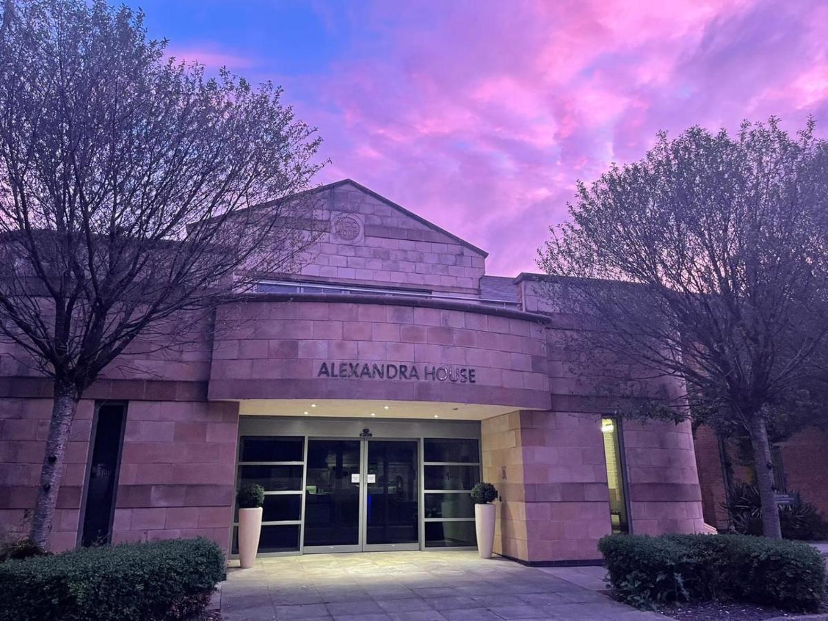 Alexandra House Hotel Swindon