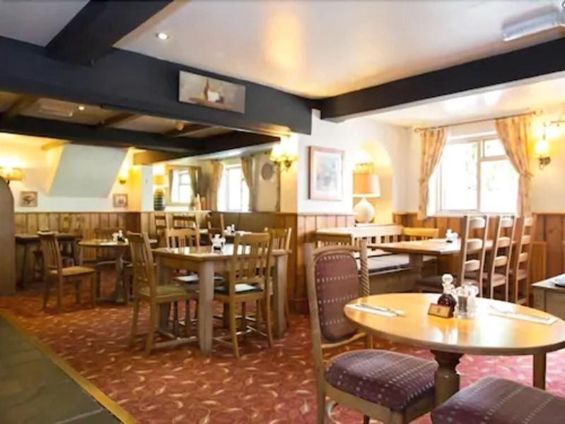 The White Hart, Wroughton 3*