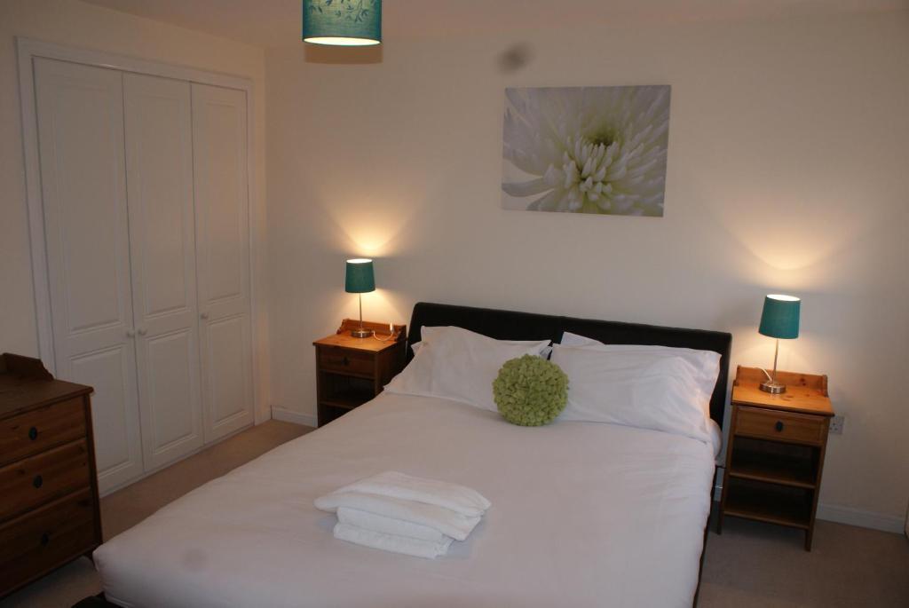 Brunel Crescent Apartment *