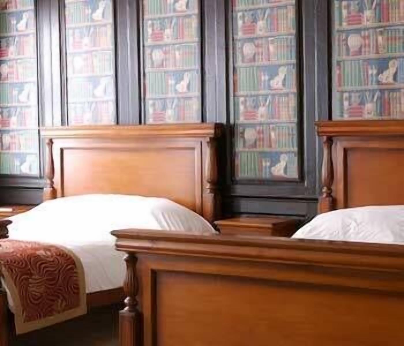 The Old Crown Coaching 3* Swindon