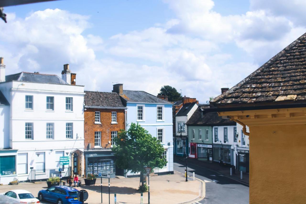 Inn The Old Crown Coaching Swindon