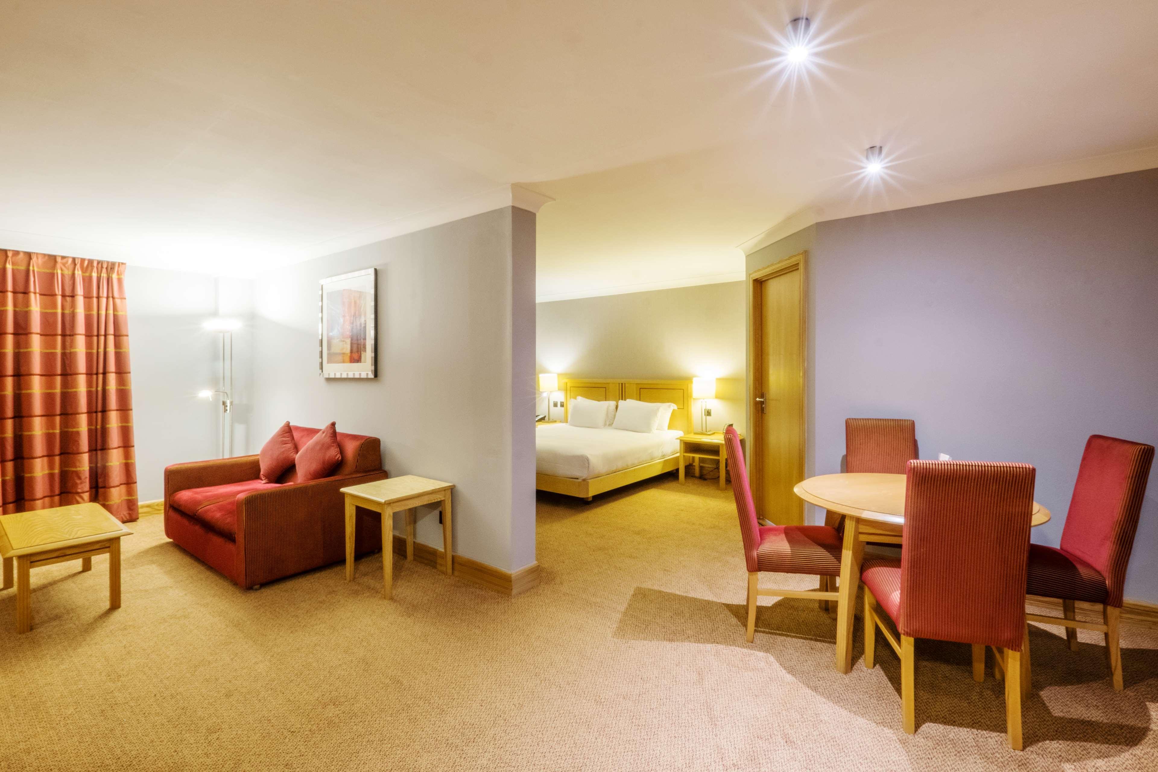 Doubletree By Hilton Swindon
