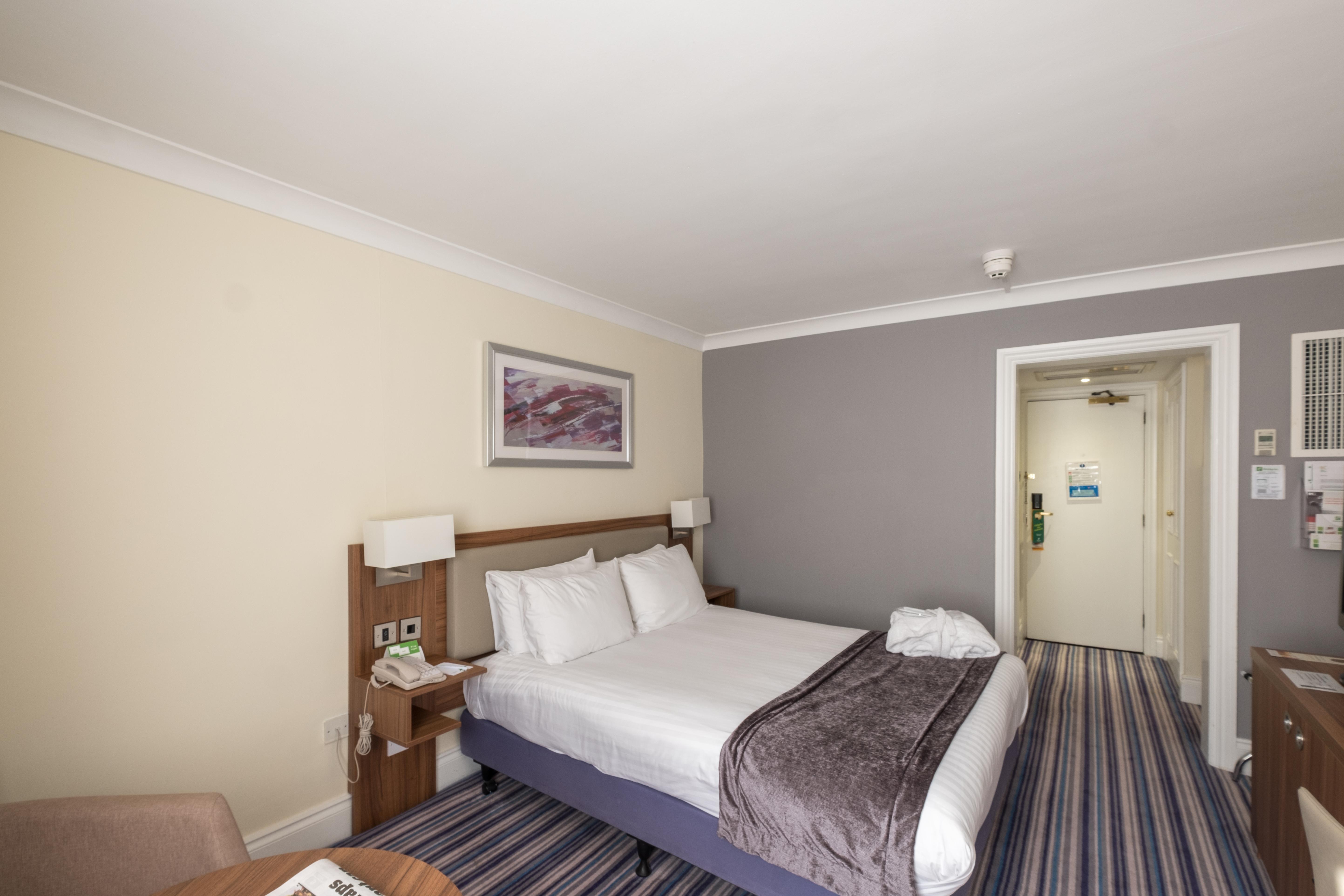 By Ihg 4*