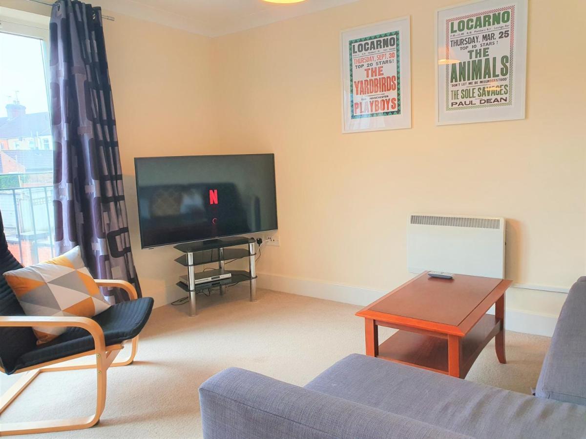 The Belmont, Old Town Apartment *
