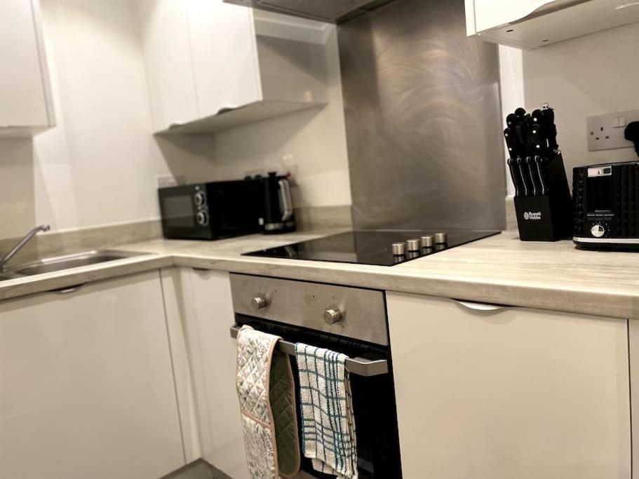 Centered 2 Bed Serviced Apartment- Sherpa Homes Apartment *