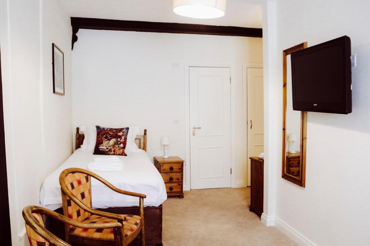The Old Crown Coaching 3*