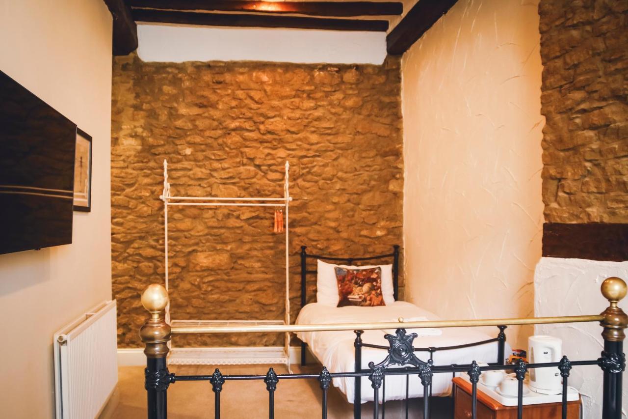 Inn The Old Crown Coaching 3*