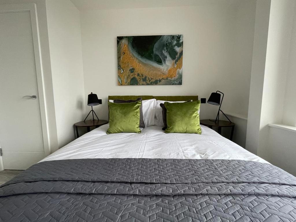 Kingsbridge Point - Cosy One Bed Near Town Centre,