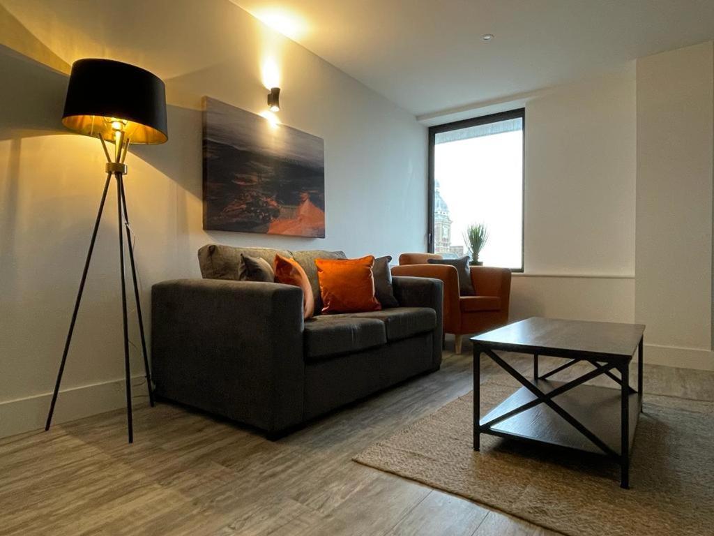 Kingsbridge Point - Cosy One Bed Near Town Centre, Apartment *