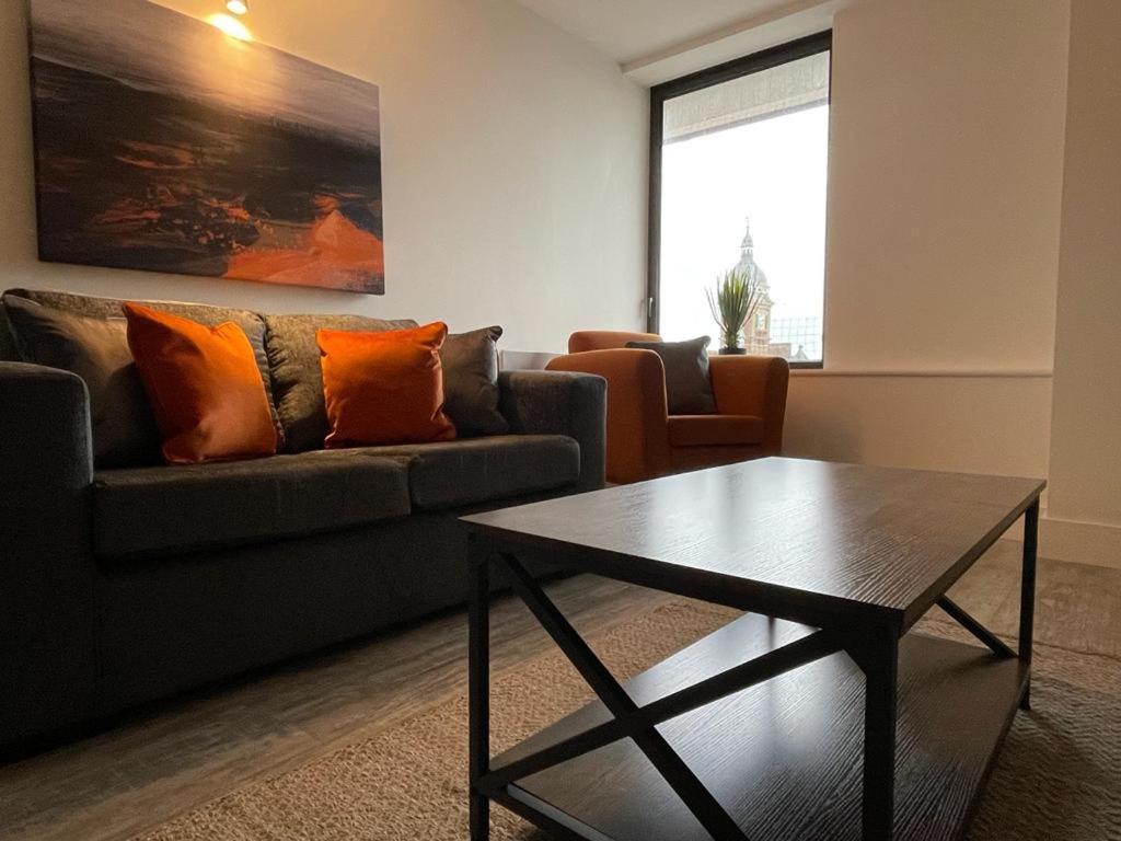 Kingsbridge Point - Cosy One Bed Near Town Centre,