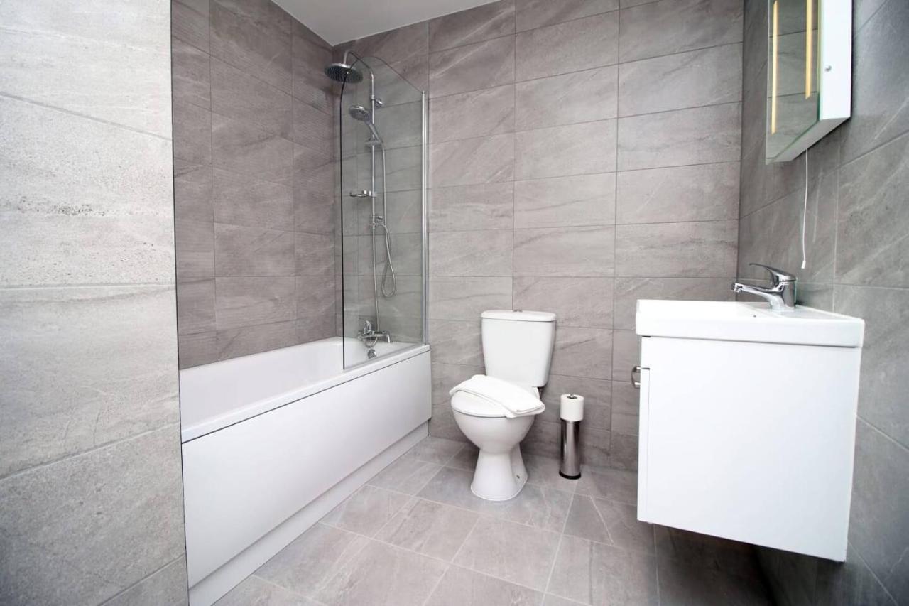 Kingsbridge Point - Cosy One Bed Near Town Centre, Apartment Swindon
