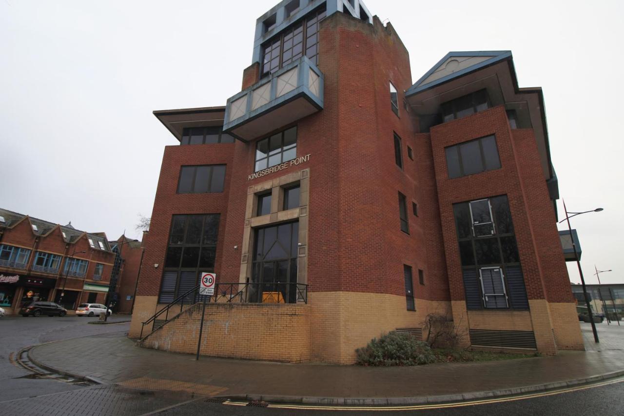 Kingsbridge Point - Cosy One Bed Near Town Centre,