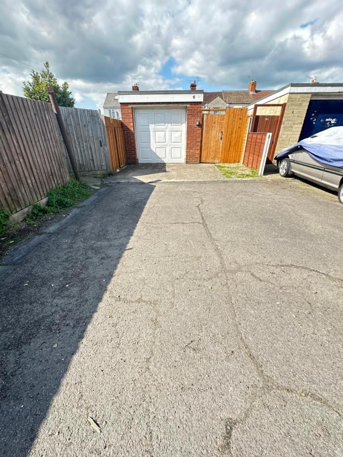 Edinburgh Street - Beautiful House With Free Parking And Wifi, Equipped With Comfy Furnitures Holiday home Swindon