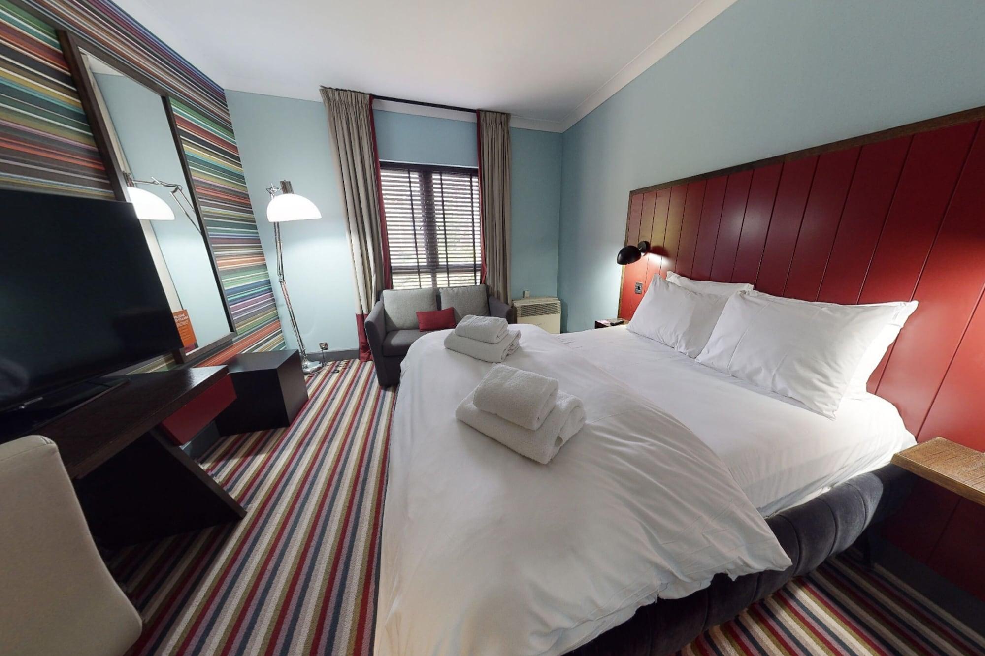 Village 3* Swindon