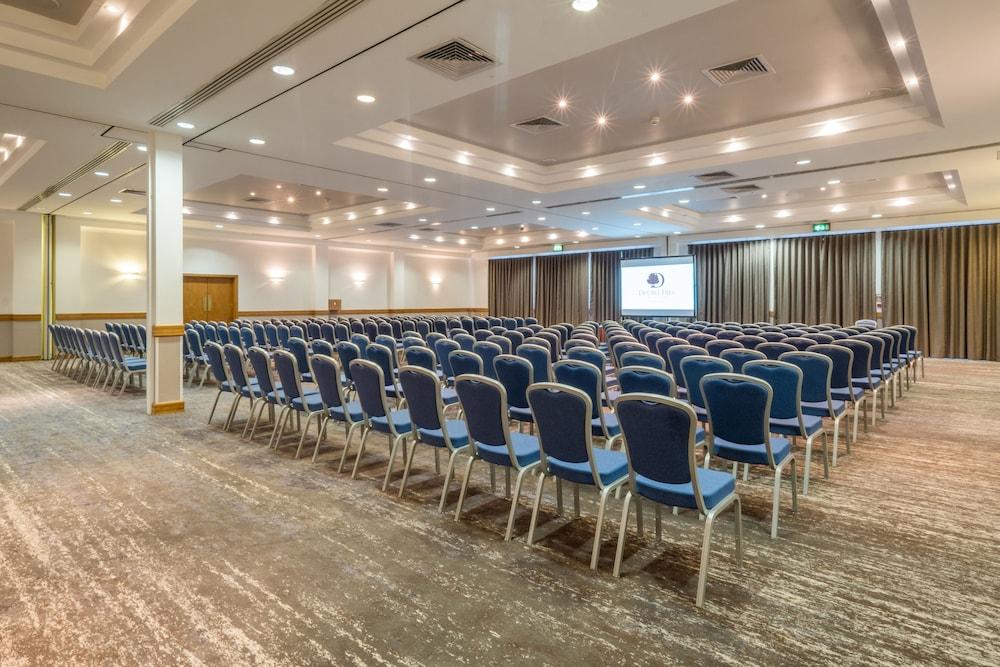 Doubletree By Hilton Swindon