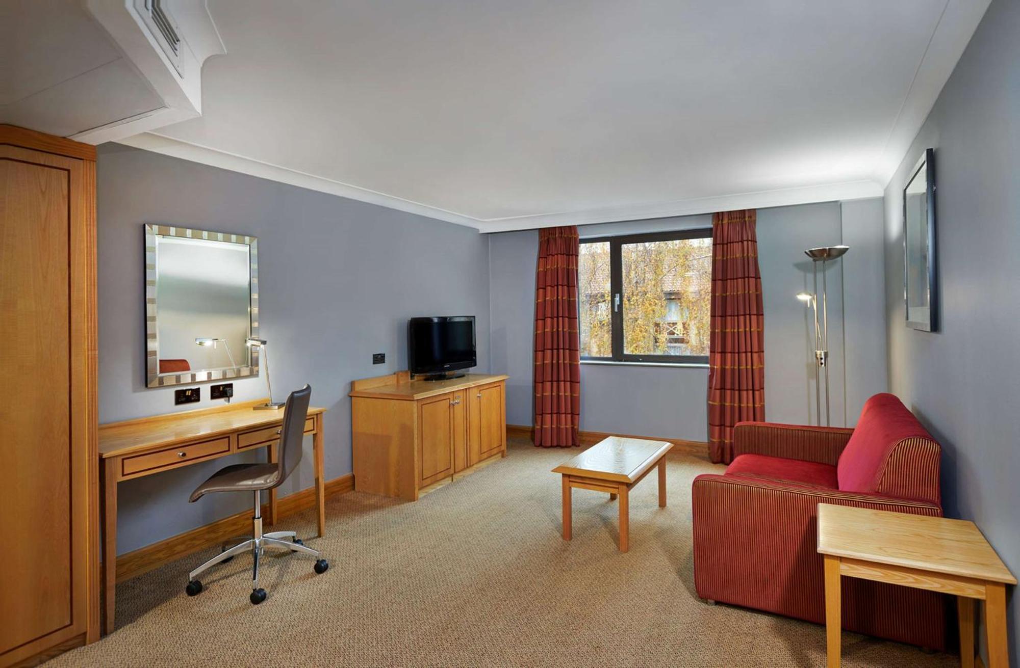 Doubletree By Hilton Swindon
