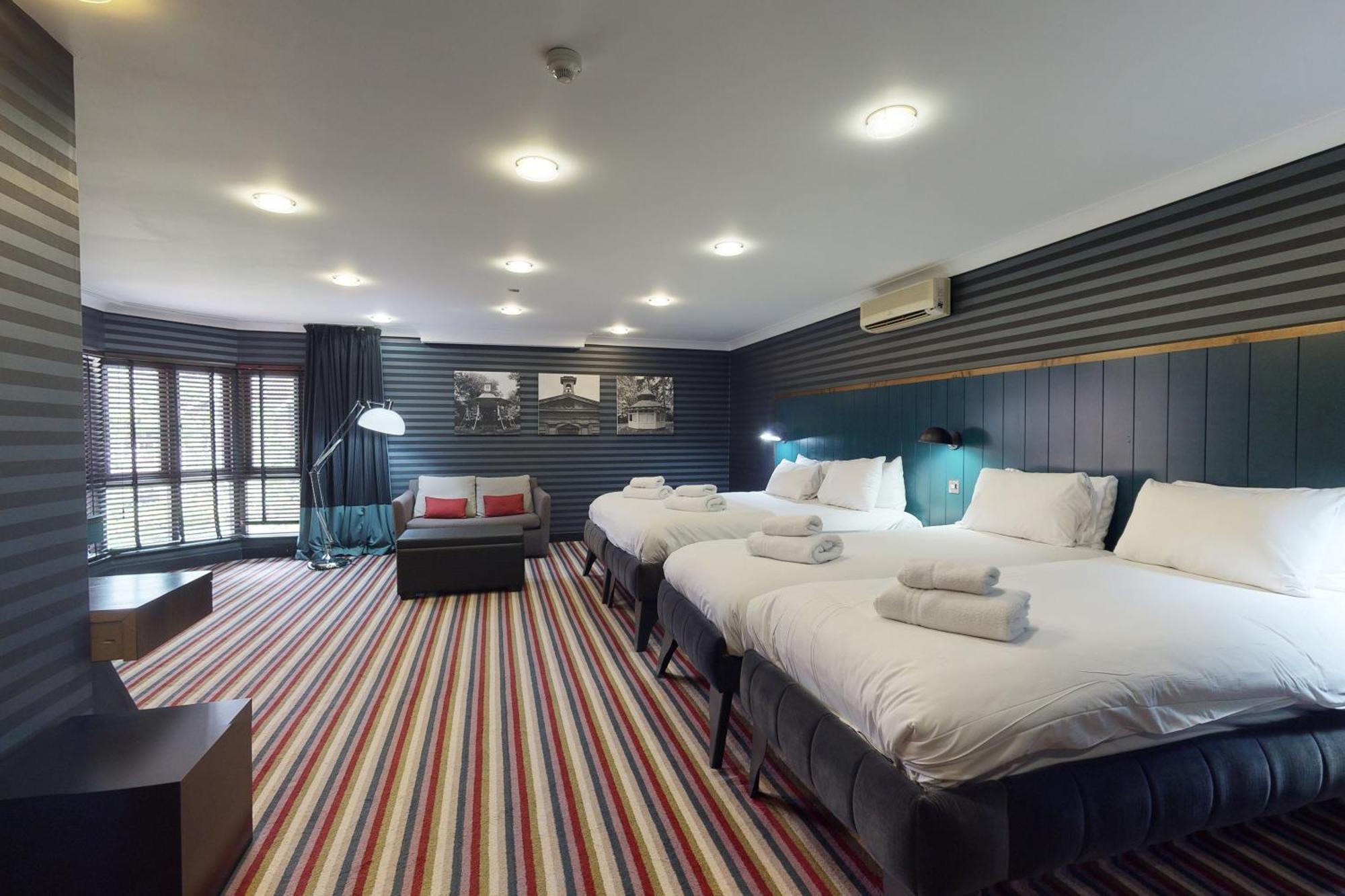 Hotel Village Swindon