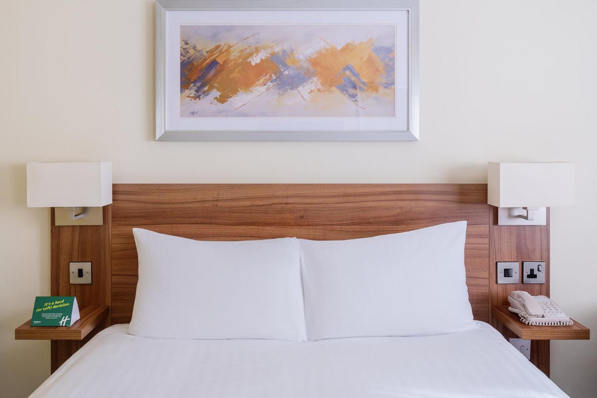Hotel By Ihg