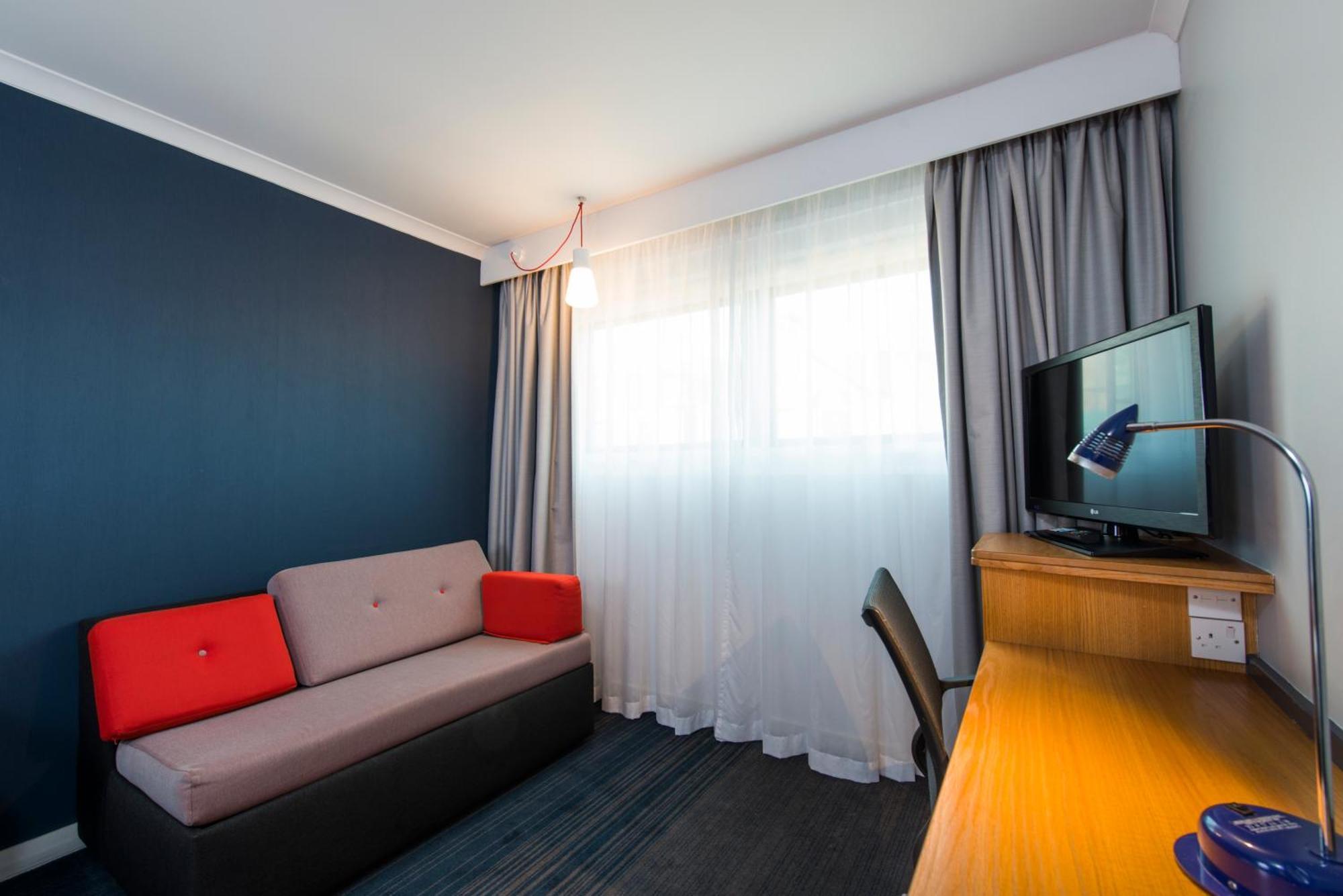 Express West By Ihg 3* Swindon