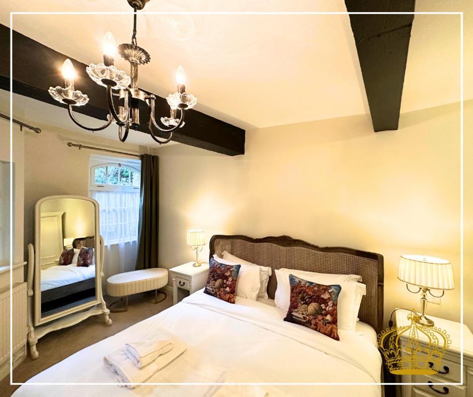 Inn The Old Crown Coaching Swindon