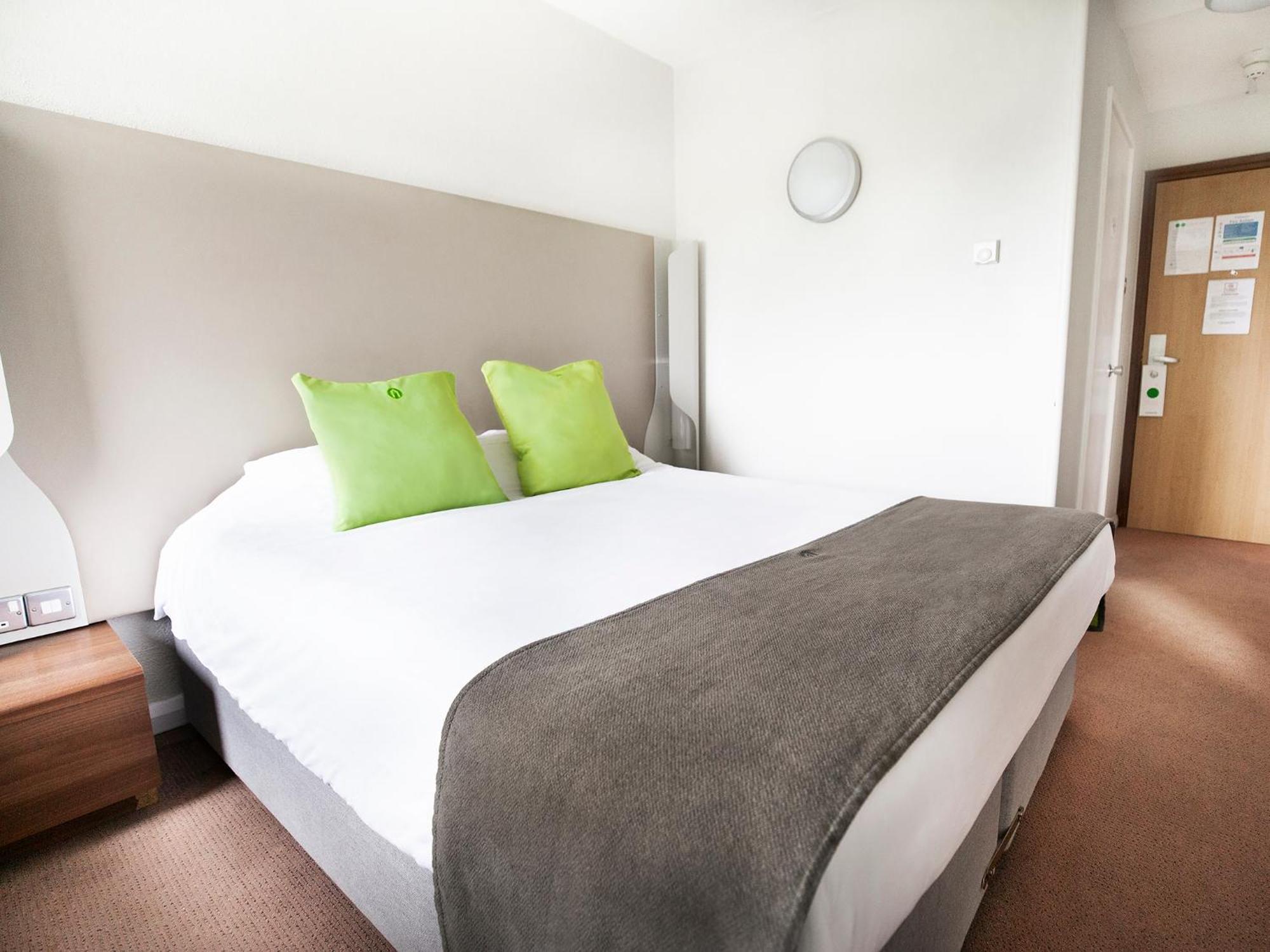 Campanile 3* Swindon