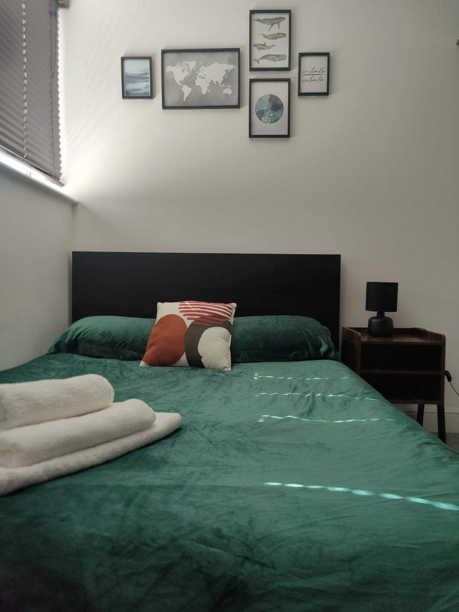 Centered 2 Bed Serviced Apartment- Sherpa Homes *