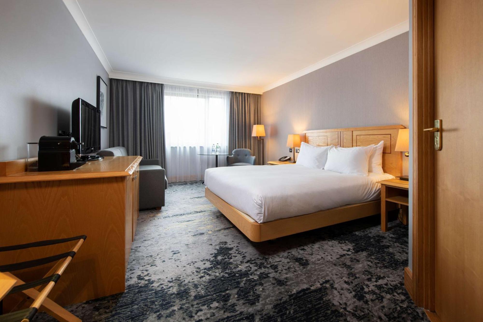 Doubletree By Hilton Swindon
