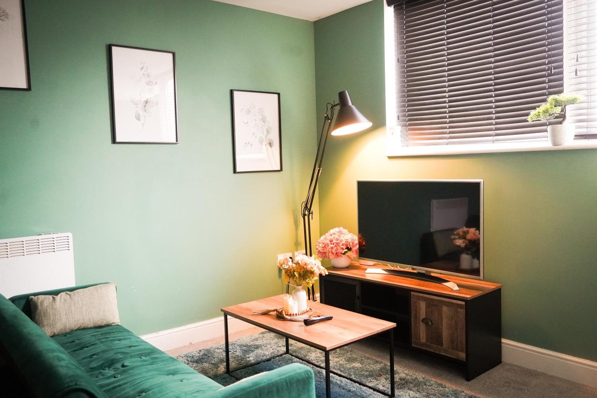 2 Bedroom Silver Lining Swindon