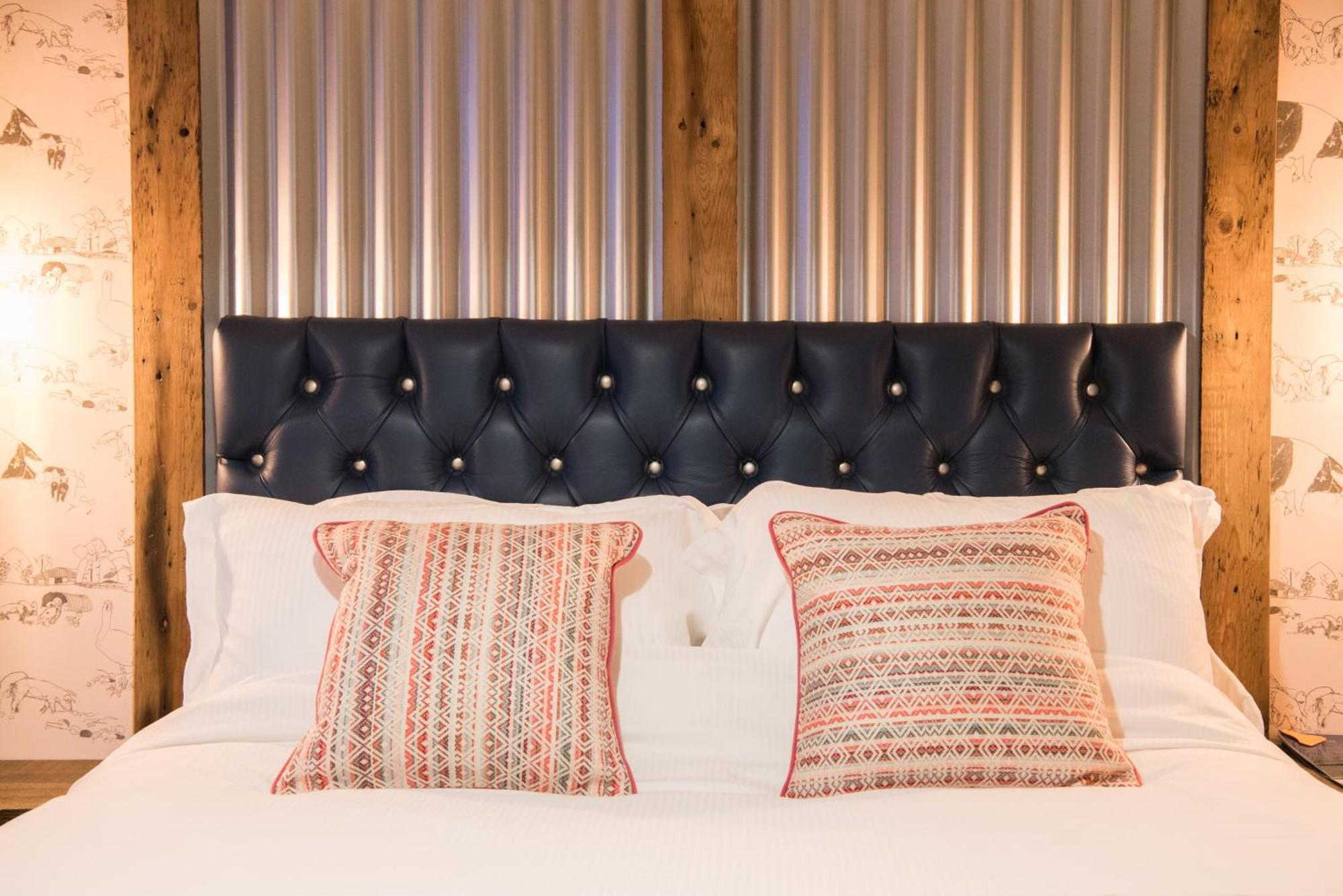 Helen Browning's Royal Oak Inn 4*