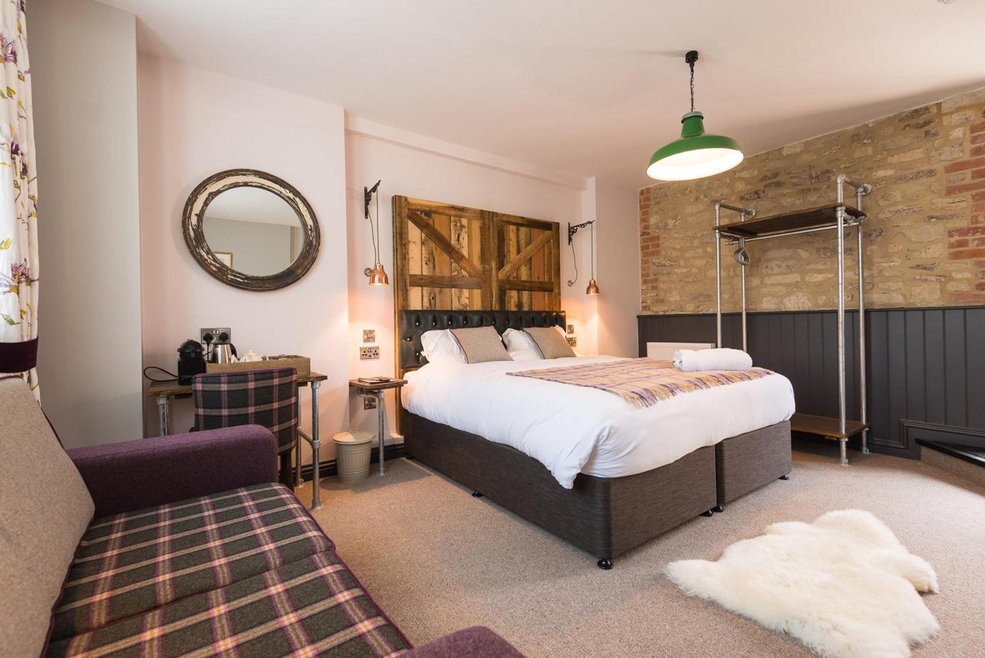 Inn Helen Browning's Royal Oak 4*