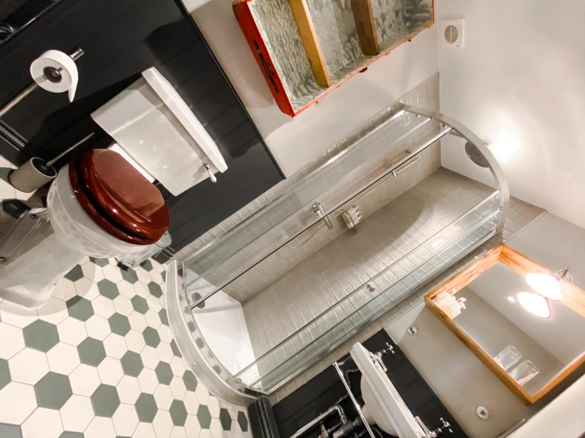 Helen Browning's Royal Oak Inn 4*