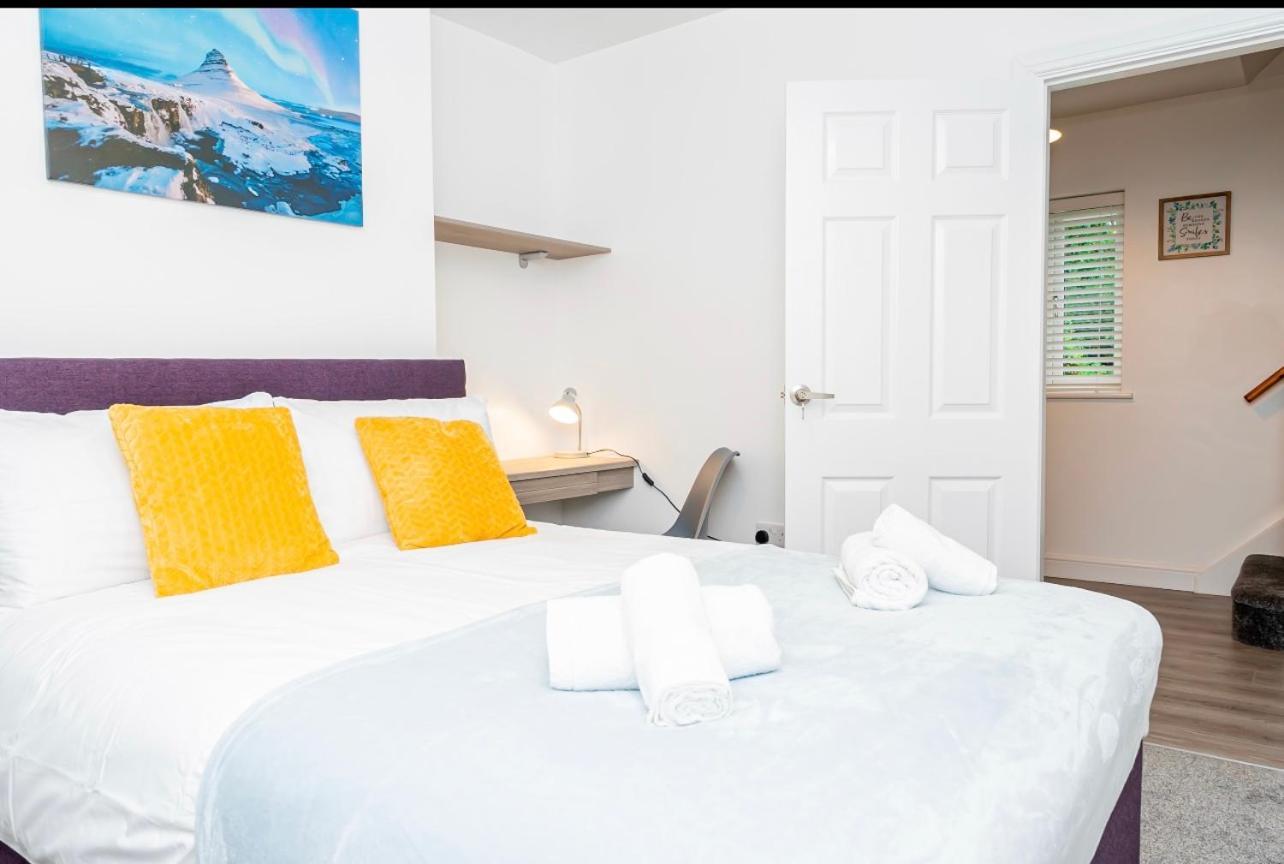 Good Location Free Parking Big Garden Modern House Apartment Swindon
