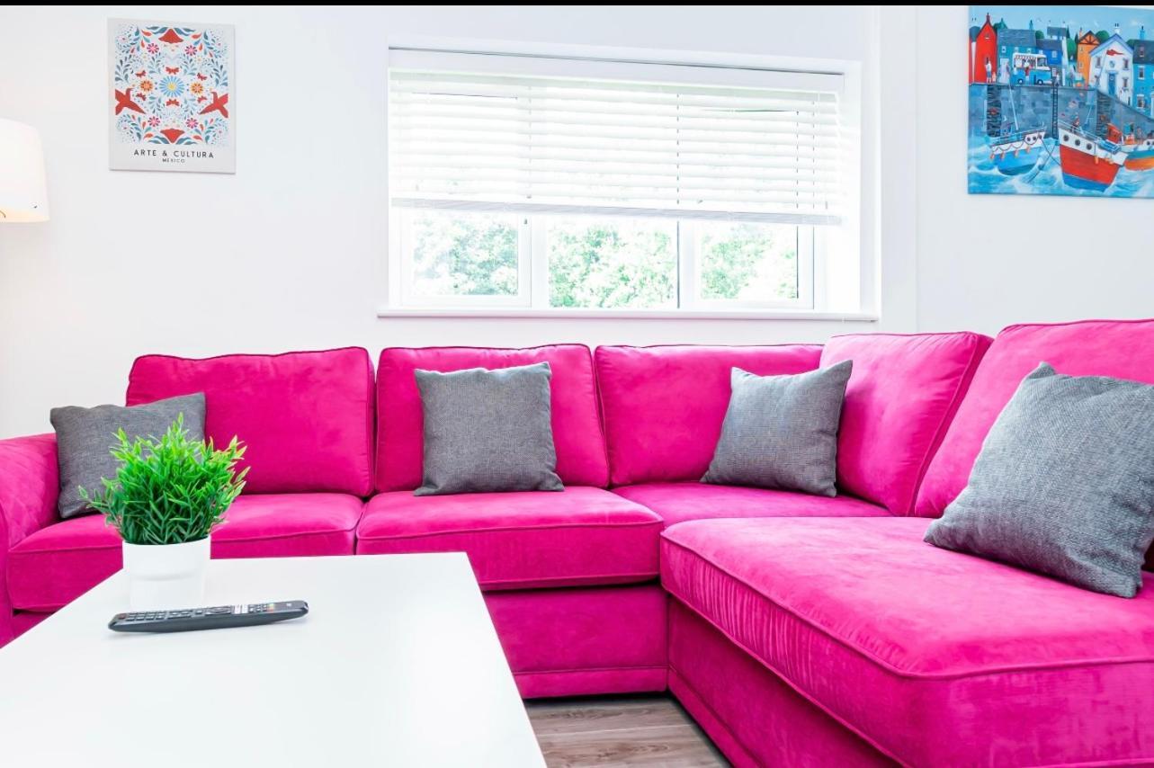 Good Location Free Parking Big Garden Modern House