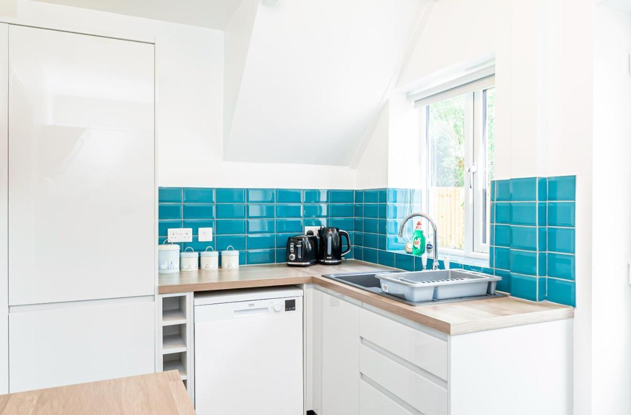 Apartment Good Location Free Parking Big Garden Modern House Swindon
