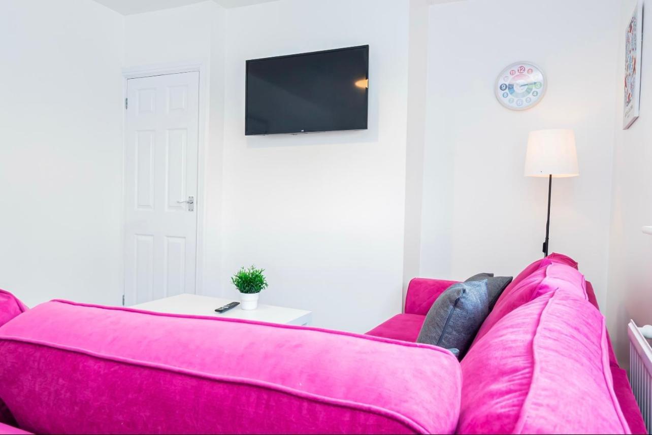 Good Location Free Parking Big Garden Modern House *