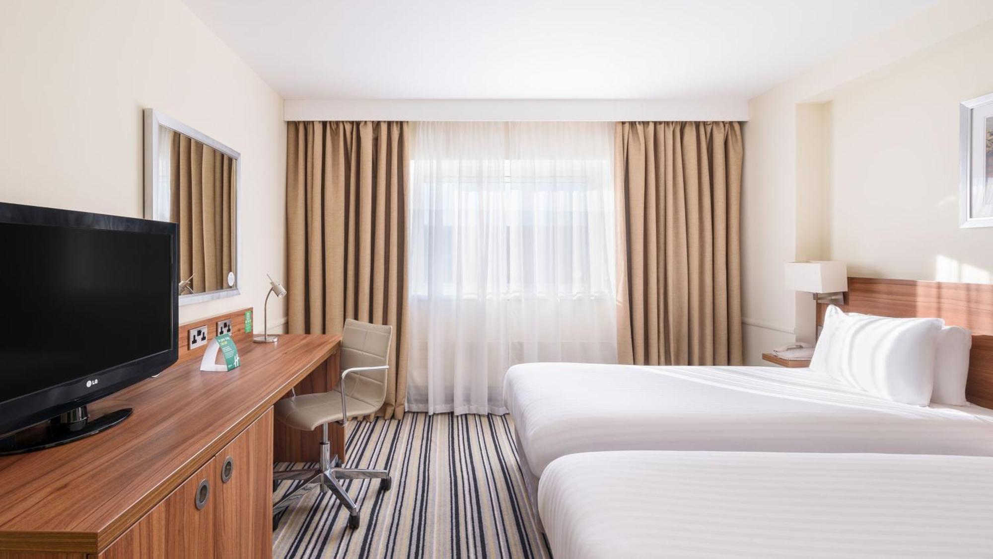 By Ihg 4* Swindon