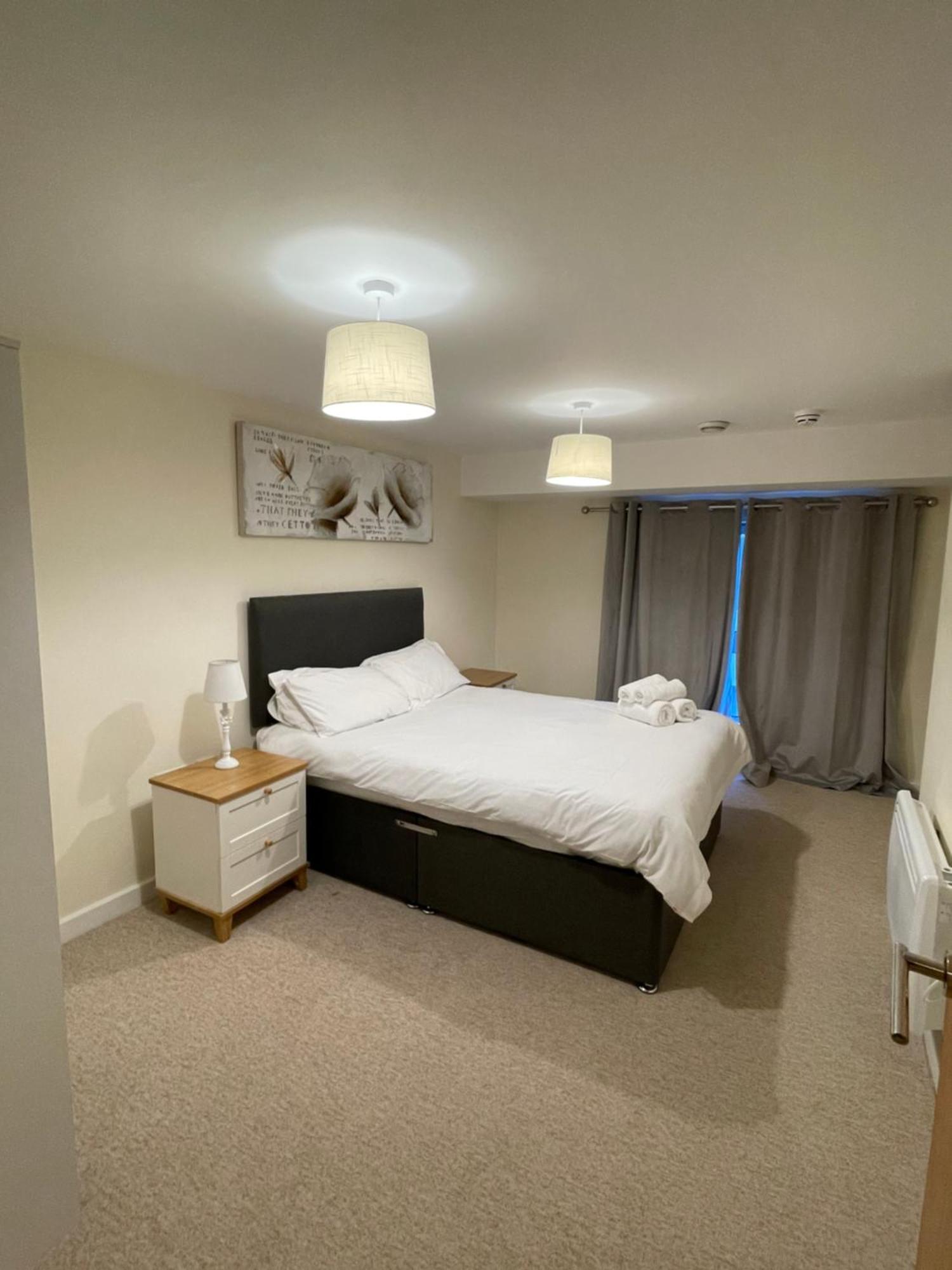 The Paramount, Apartamento Swindon