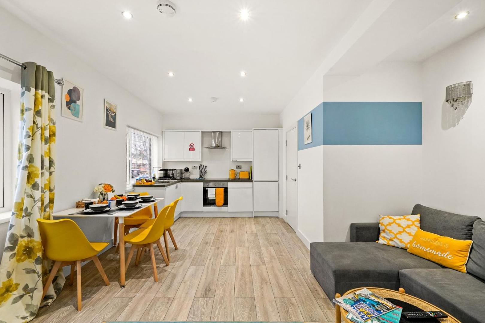Contractor Sn1 - Free Parking, Full Kitchens, Long Winter * Swindon