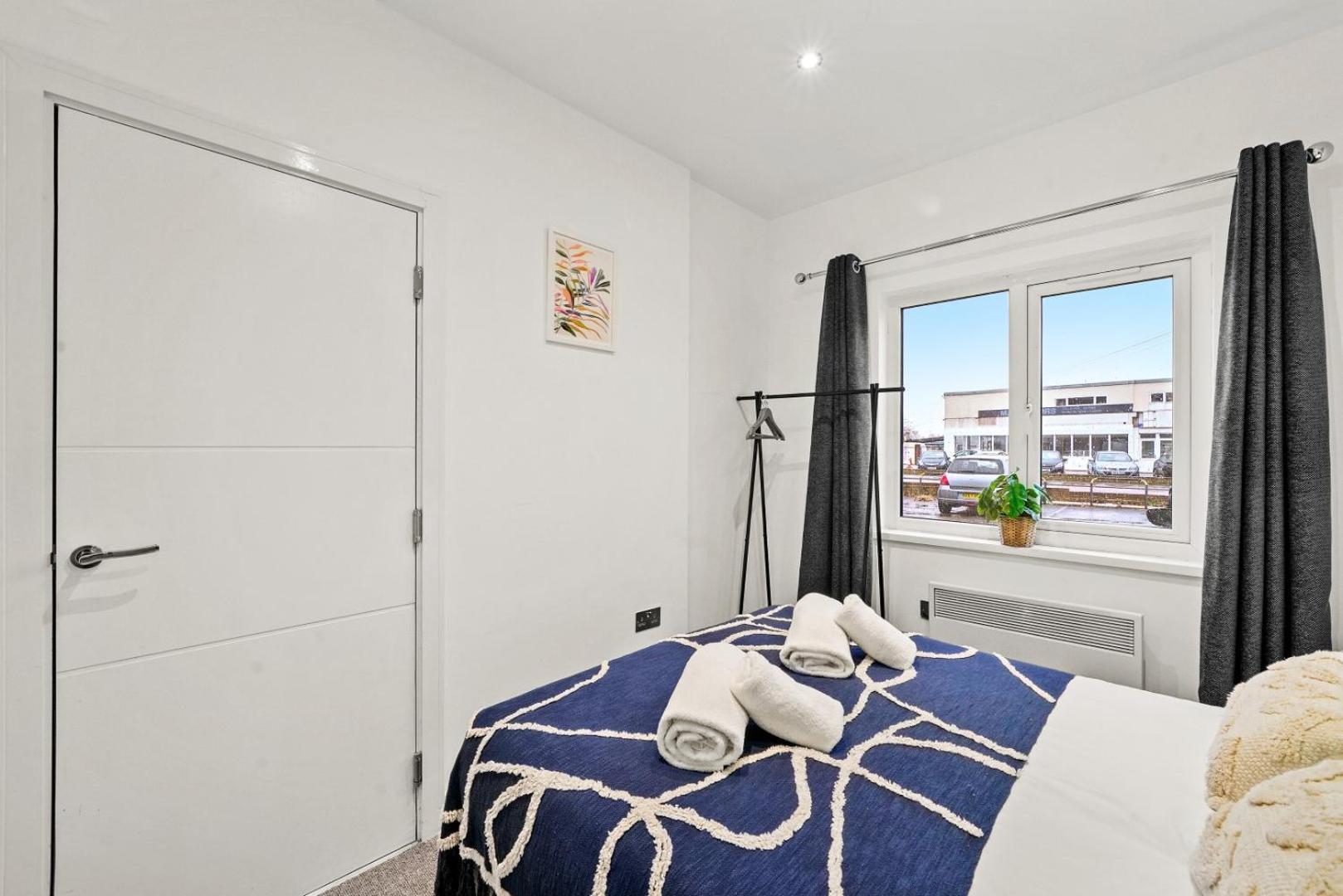 Apartment Contractor Sn1 - Free Parking, Full Kitchens, Long Winter