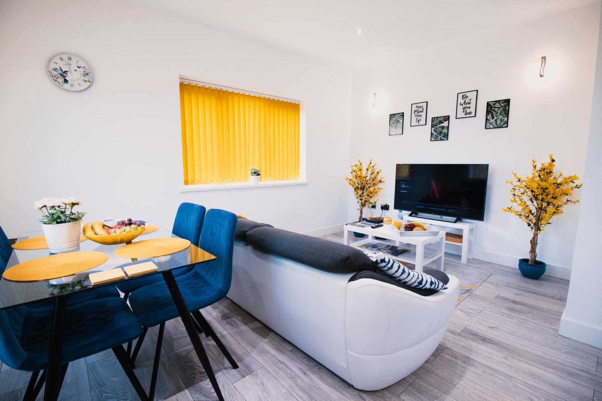 Contractor Sn1 - Free Parking, Full Kitchens, Long Winter