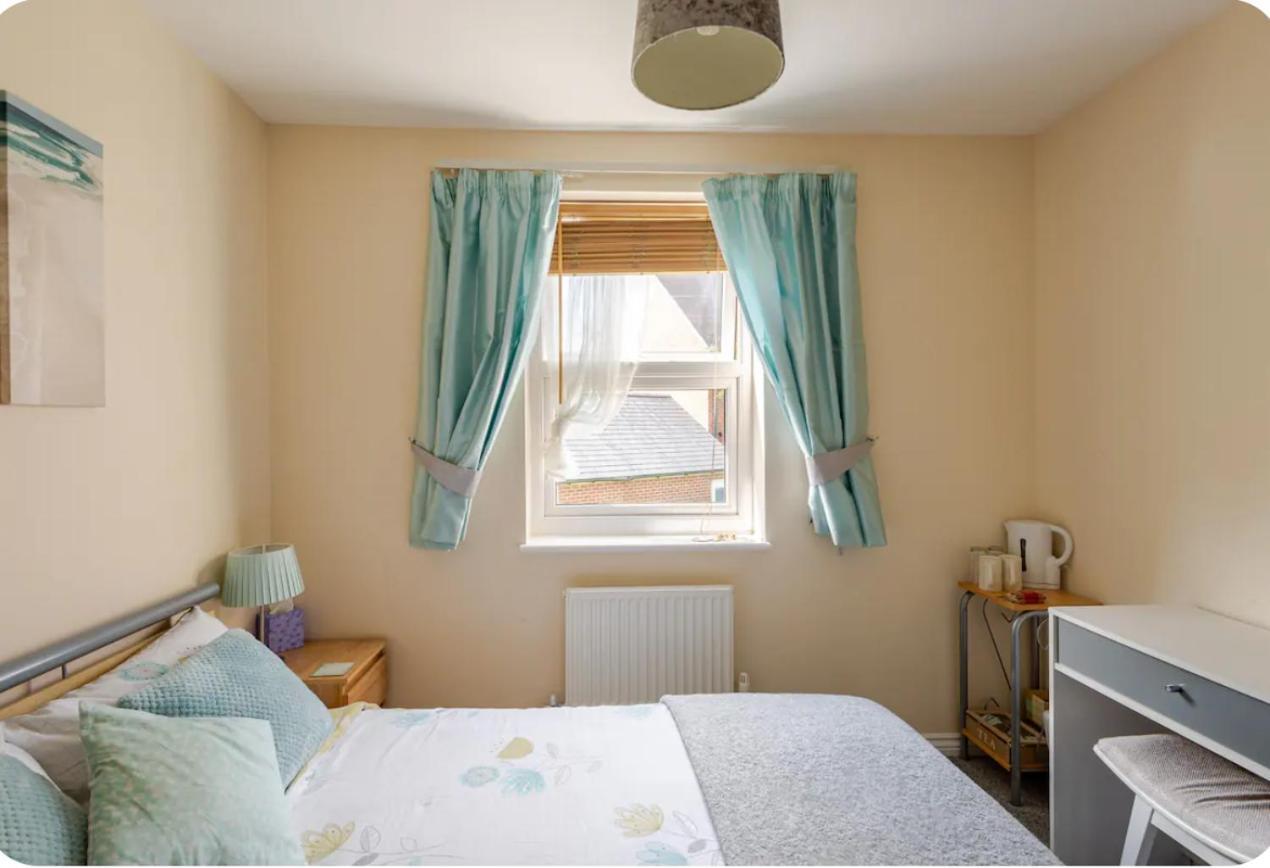 Double In Family Check-in Between 4-10pm Only Homestay Swindon