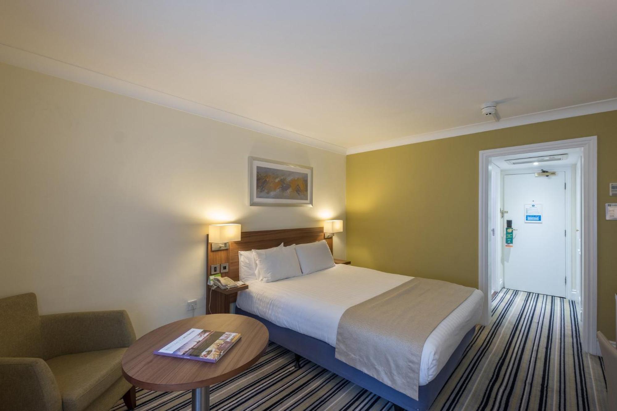 By Ihg Hotel Swindon