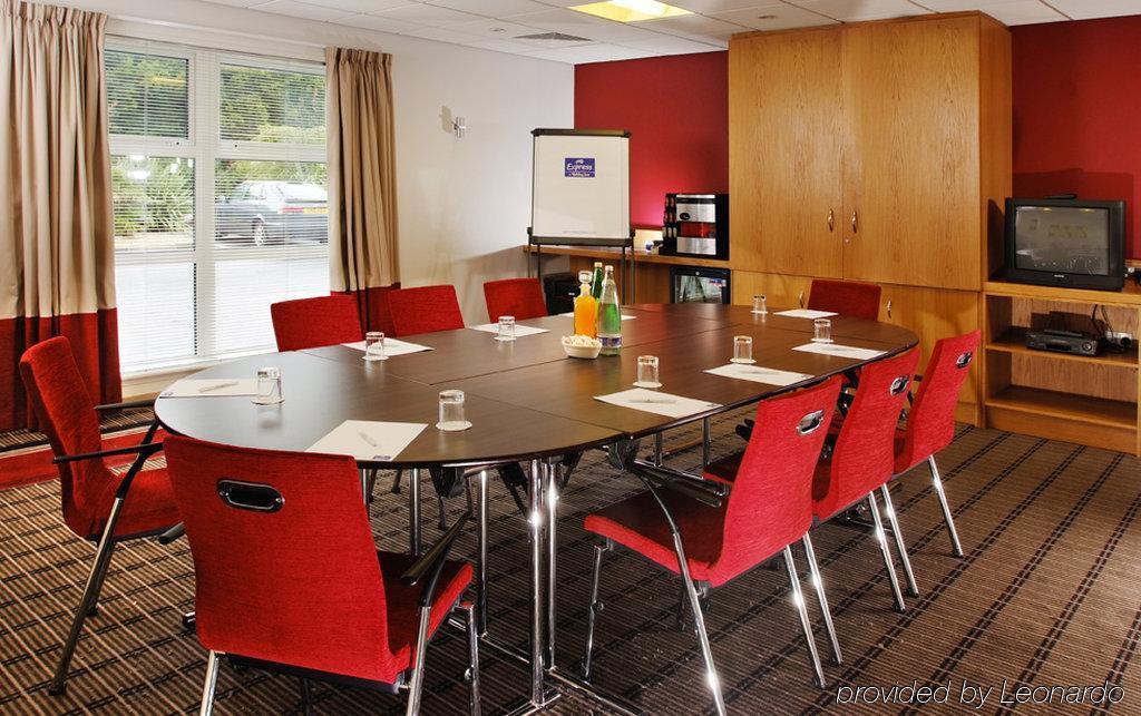 Express West By Ihg Hotel Swindon