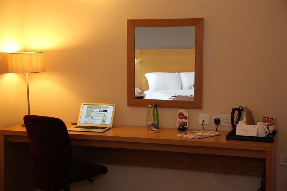Leonardo - Formerly Jurys 4* Swindon